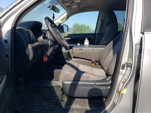 5TFRM5F1XFX083185 - 2015 TOYOTA TUNDRA DOUBLE CAB SR/SR5 SILVER photo 7