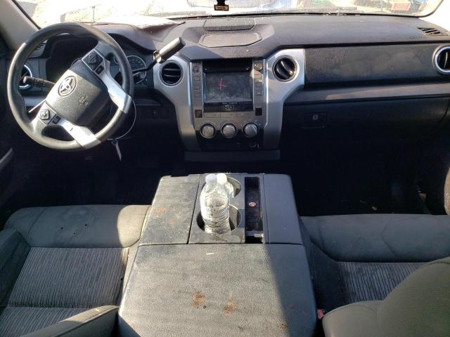 5TFRM5F1XFX083185 - 2015 TOYOTA TUNDRA DOUBLE CAB SR/SR5 SILVER photo 8