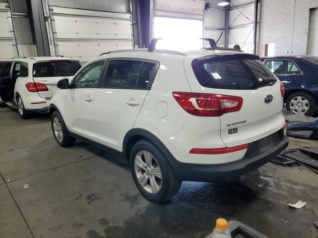 KNDPB3A25C7304916 - 2012 KIA SPORTAGE BASE WHITE photo 2