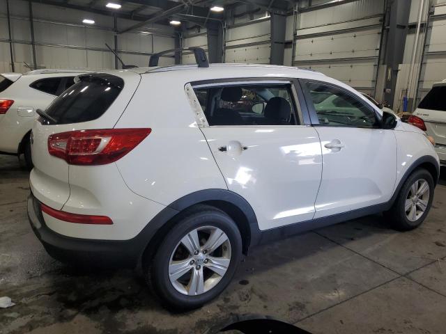 KNDPB3A25C7304916 - 2012 KIA SPORTAGE BASE WHITE photo 3