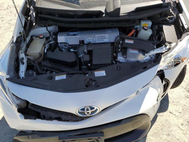 JTDZN3EU1GJ046236 - 2016 TOYOTA PRIUS V WHITE photo 11