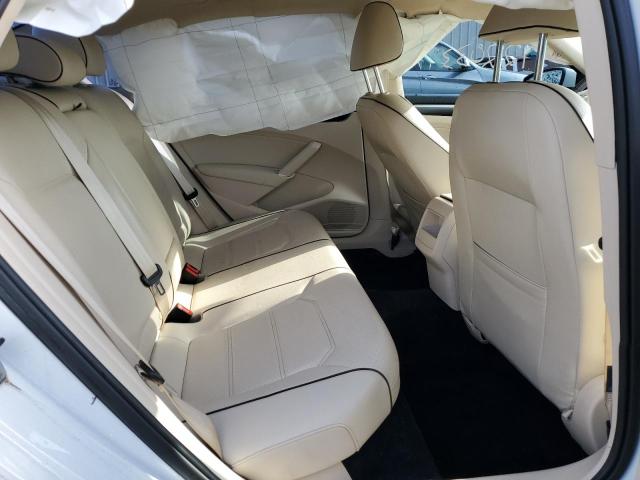 1VWDT7A37HC069043 - 2017 VOLKSWAGEN PASSAT R-LINE Weiß Foto 10