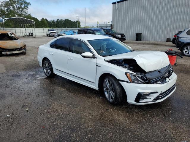 1VWDT7A37HC069043 - 2017 VOLKSWAGEN PASSAT R-LINE Weiß Foto 4