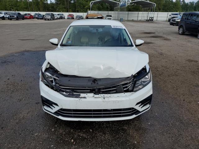 1VWDT7A37HC069043 - 2017 VOLKSWAGEN PASSAT R-LINE Weiß Foto 5