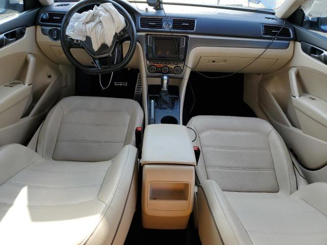 1VWDT7A37HC069043 - 2017 VOLKSWAGEN PASSAT R-LINE Weiß Foto 8