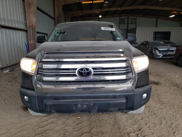 5TFRM5F14HX111906 - 2017 TOYOTA TUNDRA DOUBLE CAB SR/SR5 BLACK photo 5