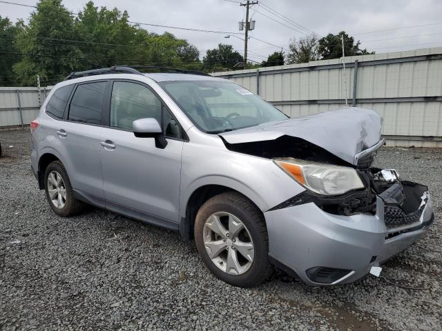 JF2SJADC0FH548947 - 2015 SUBARU FORESTER 2.5I PREMIUM SILVER photo 4