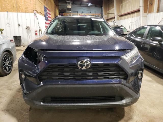 2T3A1RFV5PW382069 - 2023 TOYOTA RAV4 XLE PREMIUM BLUE photo 5