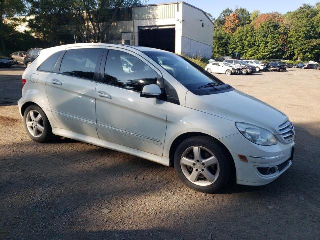 WDDFH33X38J316727 - 2008 MERCEDES-BENZ B200 WHITE photo 4