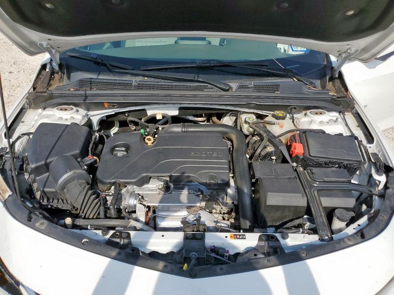 1G1ZD5ST9JF279388 - 2018 CHEVROLET MALIBU LT WHITE photo 11