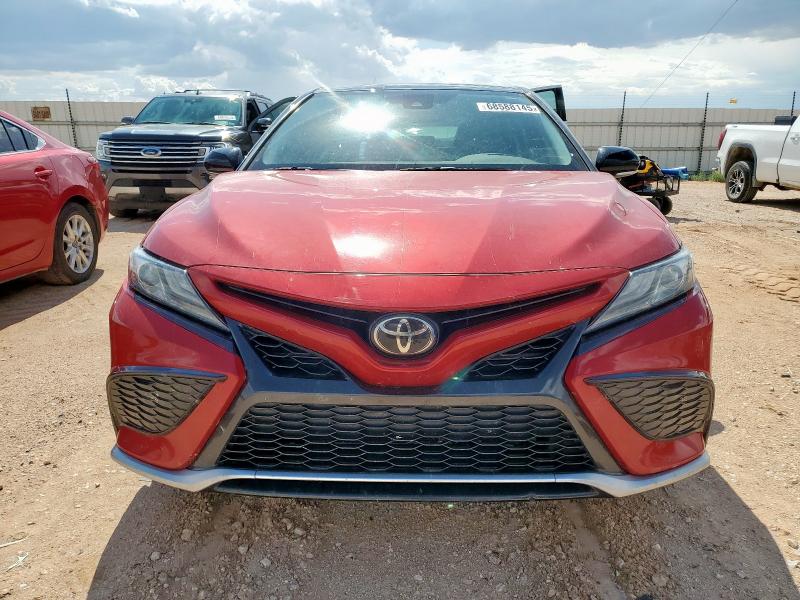 4T1K61AK1PU087502 - 2023 TOYOTA CAMRY XSE RED photo 5