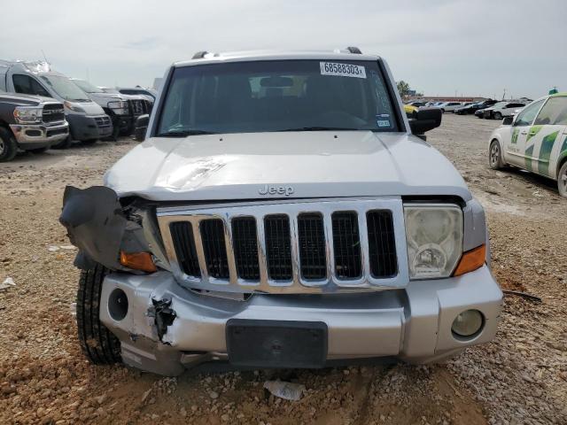 1J8HH48KX8C155473 - 2008 JEEP COMMANDER SPORT Silber Foto 5