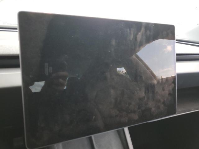 5YJ3E1EA1SF011079 - 2025 TESLA MODEL 3 WHITE photo 9