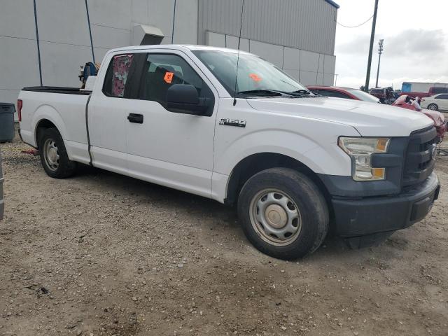 1FTEX1C88FKE67933 - 2015 FORD F150 SUPER CAB WHITE photo 4