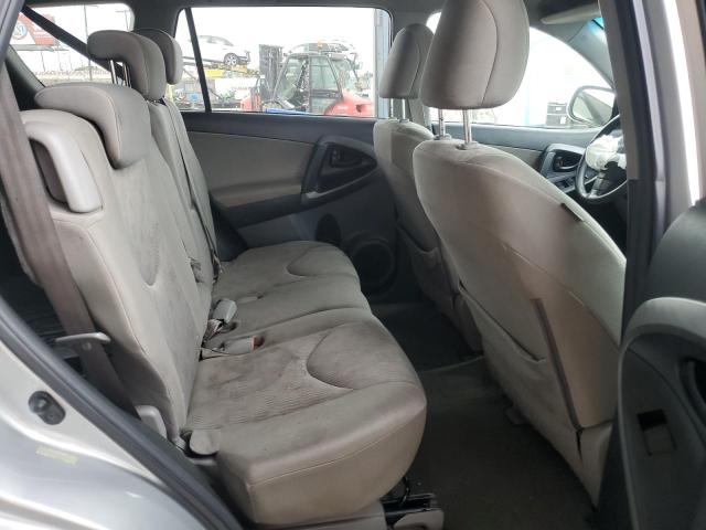 2T3BF4DV6AW027656 - 2010 TOYOTA RAV4 银色 照片 11