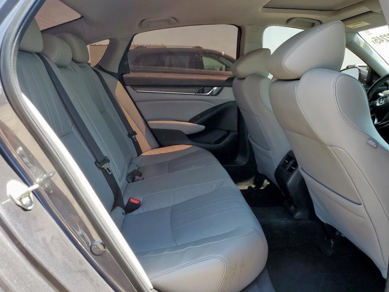 1HGCV1F93JA119135 - 2018 HONDA ACCORD TOURING ნაცრისფერი ფოტო 10