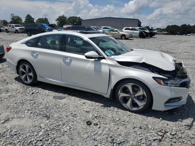 1HGCV2F93LA017326 - 2020 HONDA ACCORD TOURING WHITE photo 4