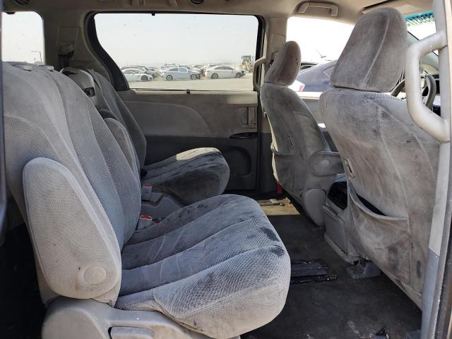 5TDKK3DC7BS071561 - 2011 TOYOTA SIENNA LE 银色 照片 11