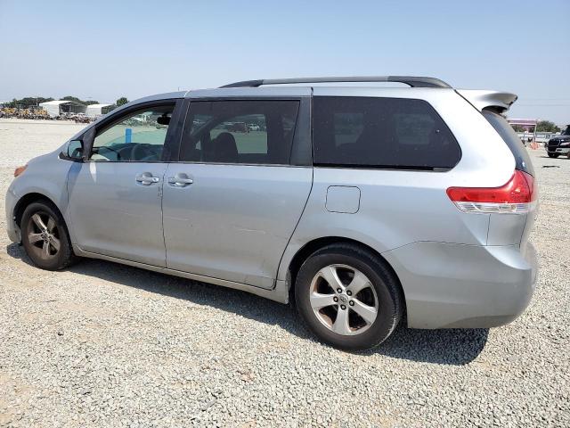 5TDKK3DC7BS071561 - 2011 TOYOTA SIENNA LE 银色 照片 2
