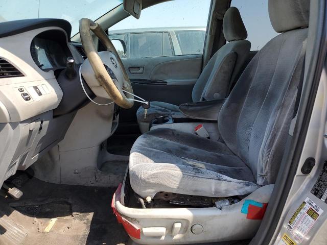 5TDKK3DC7BS071561 - 2011 TOYOTA SIENNA LE 银色 照片 7