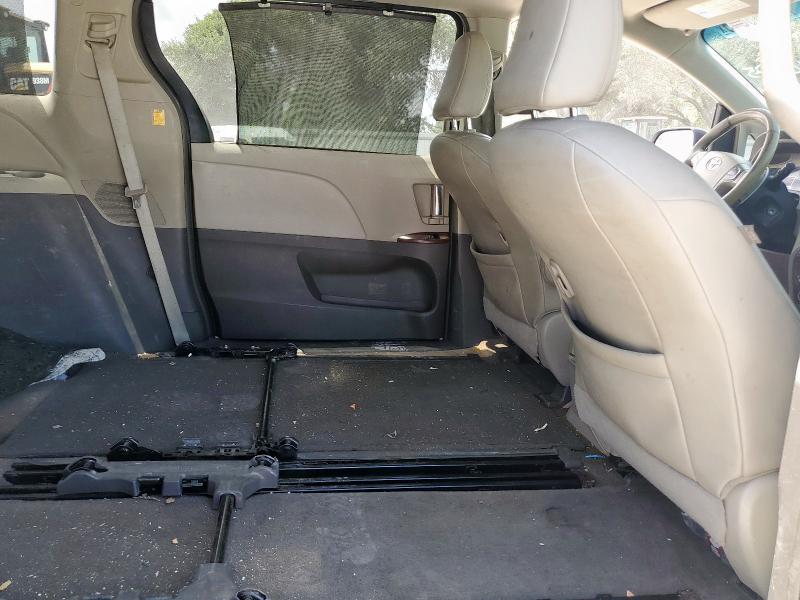 5TDYK3DC7CS204086 - 2012 TOYOTA SIENNA XLE WHITE photo 10