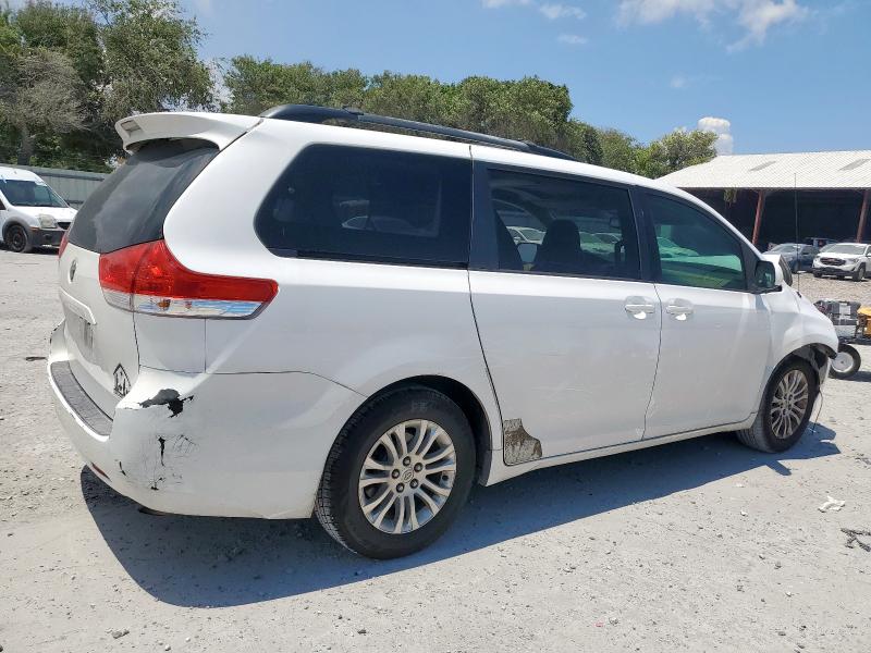 5TDYK3DC7CS204086 - 2012 TOYOTA SIENNA XLE WHITE photo 3