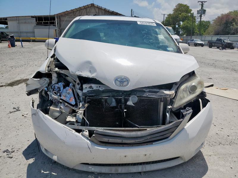 5TDYK3DC7CS204086 - 2012 TOYOTA SIENNA XLE WHITE photo 5