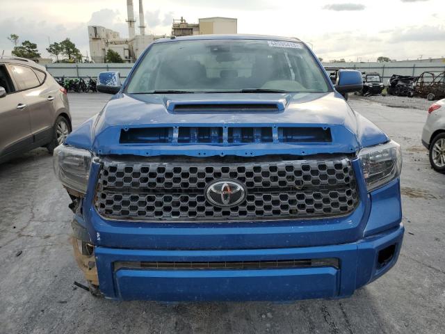 5TFDW5F12JX732202 - 2018 TOYOTA TUNDRA CREWMAX SR5 BLUE photo 5