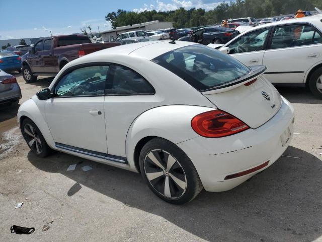 3VWVT7AT2DM674343 - 2013 VOLKSWAGEN BEETLE TURBO WHITE photo 2