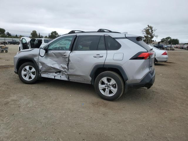 2T3W1RFV6LC044018 - 2020 TOYOTA RAV4 XLE SILVER photo 2