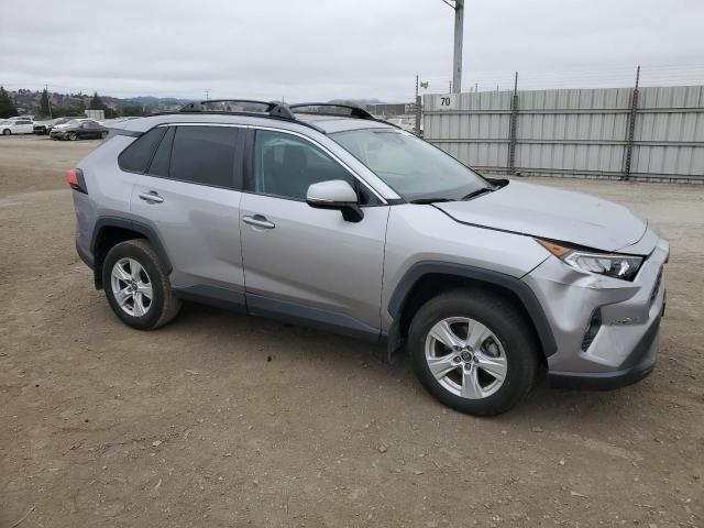 2T3W1RFV6LC044018 - 2020 TOYOTA RAV4 XLE SILVER photo 4