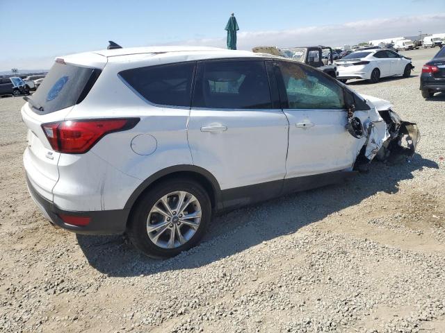 1FMCU0GD3KUA63773 - 2019 FORD ESCAPE SE WHITE photo 3