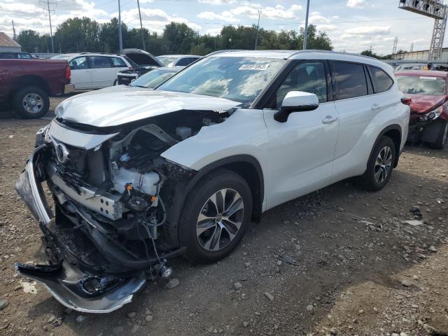 5TDHZRBH0NS597428 - 2022 TOYOTA HIGHLANDER XLE WHITE photo 1