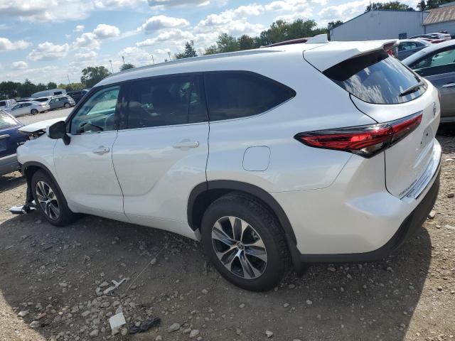 5TDHZRBH0NS597428 - 2022 TOYOTA HIGHLANDER XLE WHITE photo 2