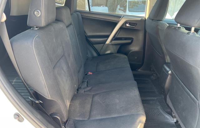 2T3RFREV0HW656849 - 2017 TOYOTA RAV4 XLE WHITE photo 6