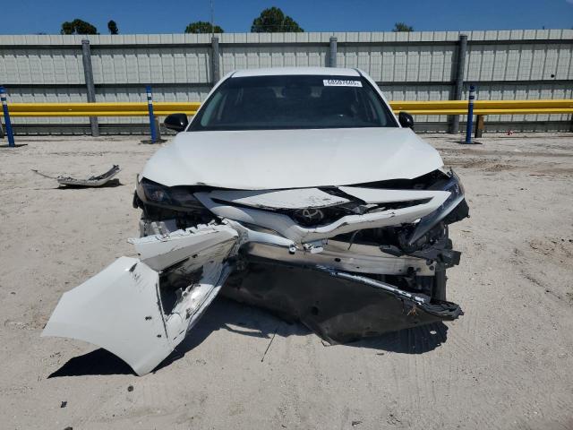 4T1T11AK7NU033184 - 2022 TOYOTA CAMRY SE 白色 照片 5