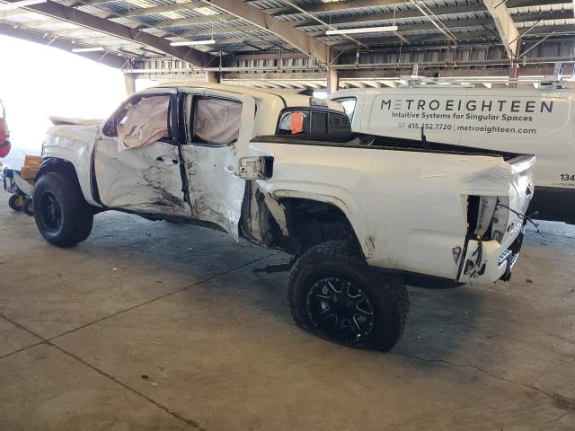 3TMCZ5AN4JM168362 - 2018 TOYOTA TACOMA DOUBLE CAB WHITE photo 2