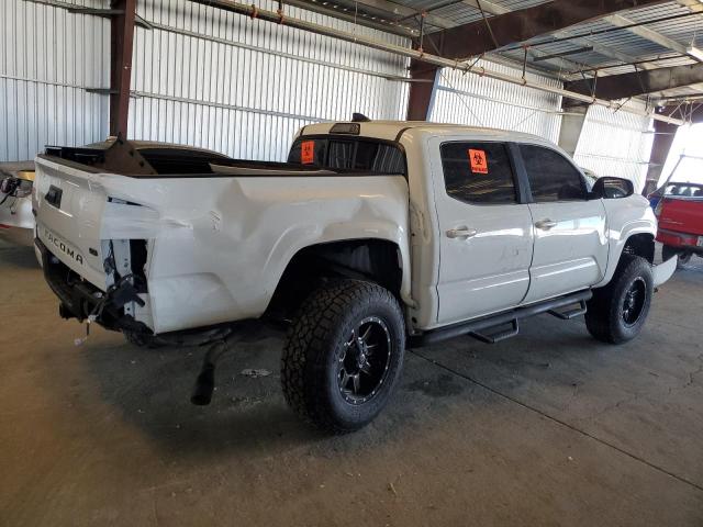3TMCZ5AN4JM168362 - 2018 TOYOTA TACOMA DOUBLE CAB WHITE photo 3