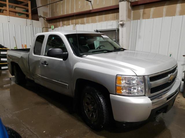 1GCRKREA7BZ426595 - 2011 CHEVROLET SILVERADO K1500 LS SILVER photo 4