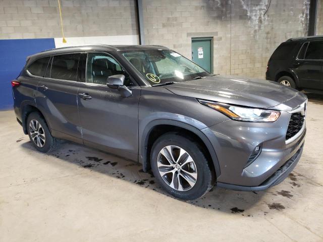 5TDGZRBH8LS513218 - 2020 TOYOTA HIGHLANDER XLE GRAY photo 4