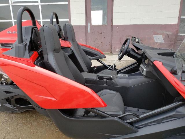 57XAAPHD0N8150613 - 2022 POLARIS SLINGSHOT SL RED photo 5