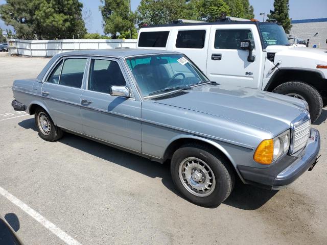 WDBAB23A3DB383102 - 1983 MERCEDES-BENZ 240 D SILVER photo 4