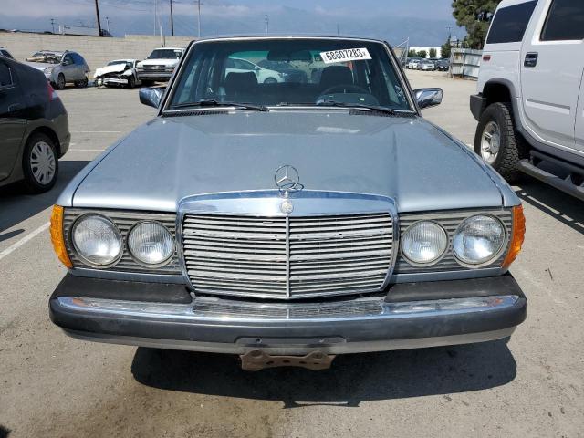 WDBAB23A3DB383102 - 1983 MERCEDES-BENZ 240 D SILVER photo 5