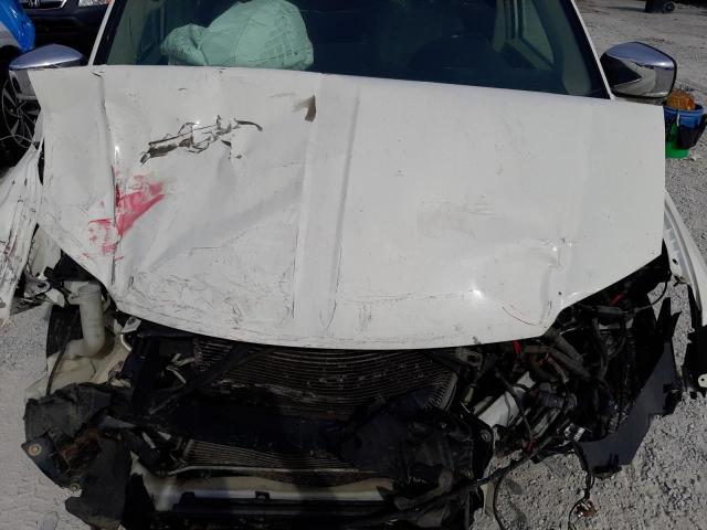 2A4RR8DG2BR798846 - 2011 CHRYSLER TOWN & COU TOURING L WHITE photo 12