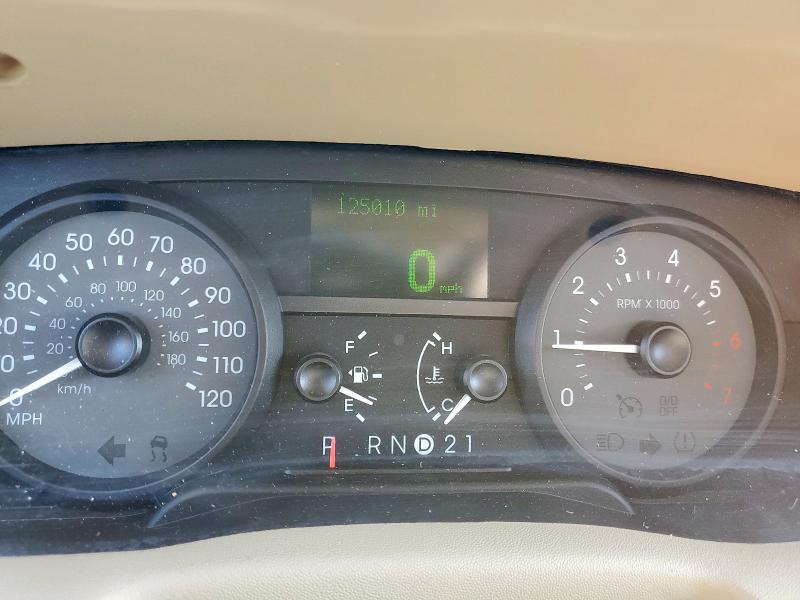 2MEHM75V09X628500 - 2009 MERCURY GRAND MARQUIS LS SILVER photo 9