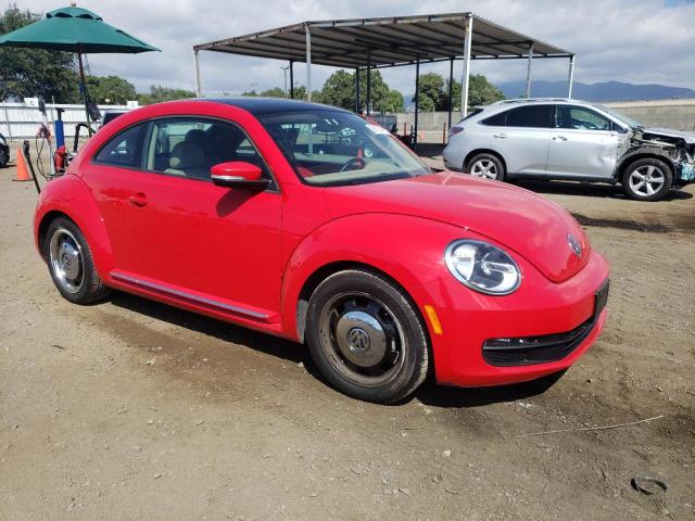 3VWJP7AT3DM625817 - 2013 VOLKSWAGEN BEETLE RED photo 4