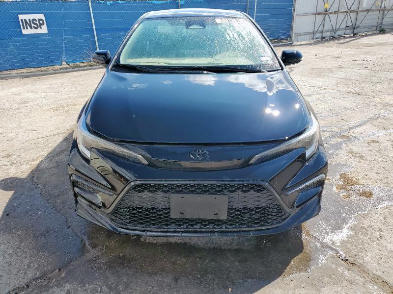 5YFS4MCE0RP198948 - 2024 TOYOTA COROLLA SE შავი ფოტო 5