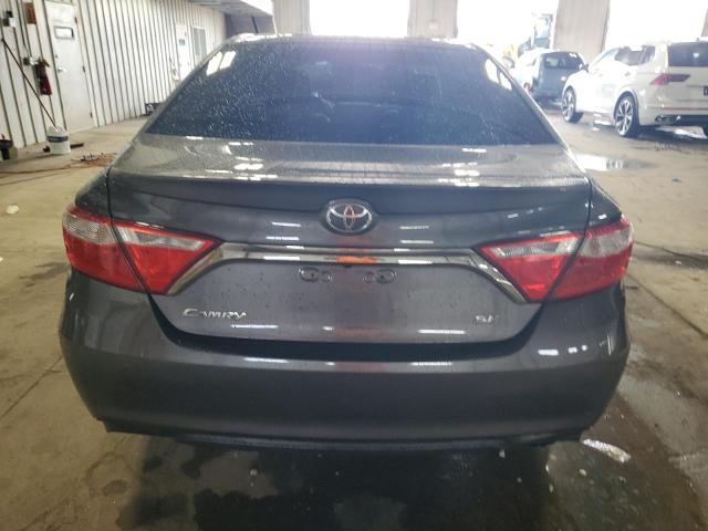 4T1BF1FK7FU474837 - 2015 TOYOTA CAMRY LE 灰色 照片 6