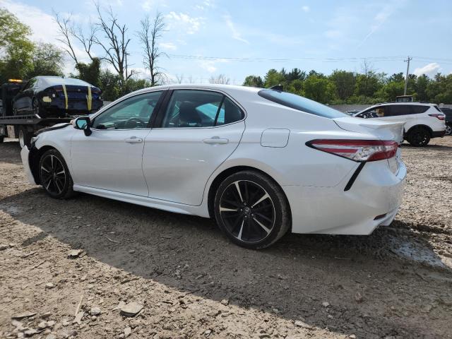 4T1B61HK1KU784263 - 2019 TOYOTA CAMRY XSE 白色 照片 2