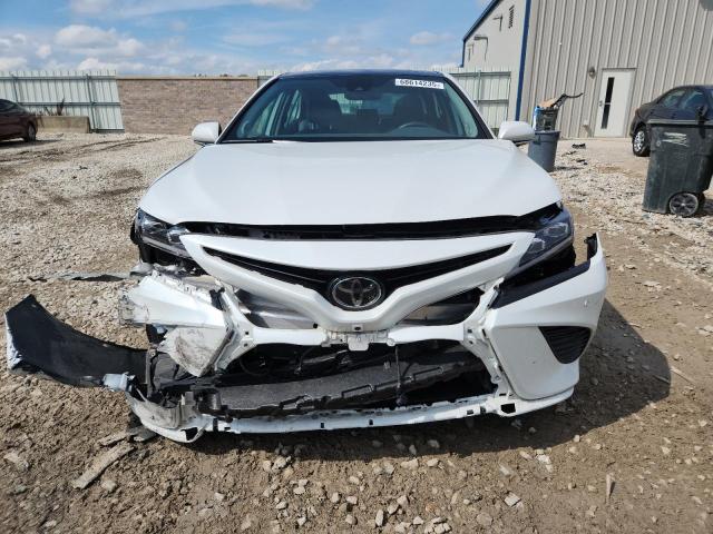 4T1B61HK1KU784263 - 2019 TOYOTA CAMRY XSE 白色 照片 5